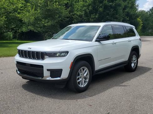 Used 2023 Jeep Grand Cherokee L Laredo AWD/4WD image 2
