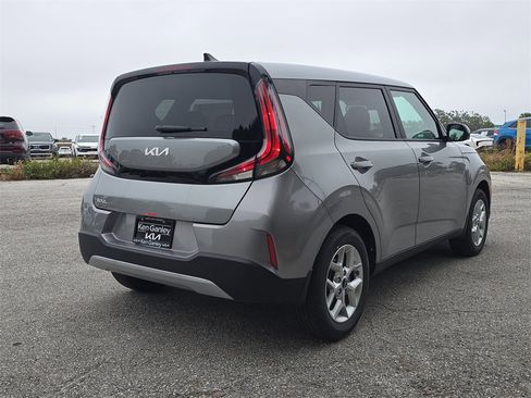 New 2025 Kia Soul LX image 8