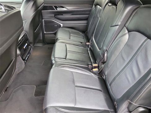 Used 2024 Jeep Wagoneer L Series II image 15