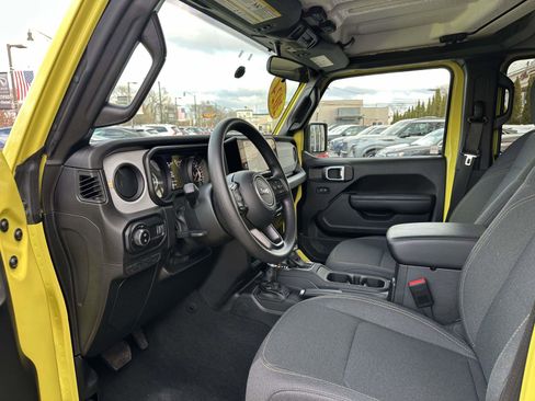 Used 2024 Jeep Gladiator Sport image 15