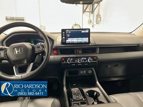 Used 2023 Honda Pilot EX-L image 11