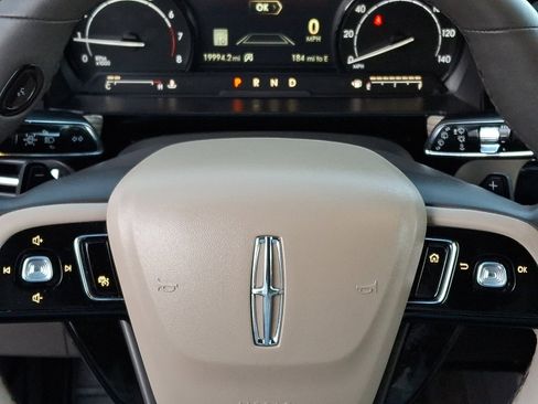 Certified 2022 Lincoln Corsair Standard w/ Equipment Group 101A image 22