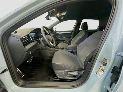 Used 2025 Volkswagen Jetta Sport image 13