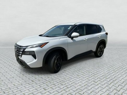 Certified 2024 Nissan Rogue SV AWD/4WD image 4