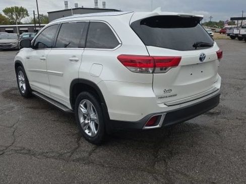 Used 2019 Toyota Highlander Limited w/ Protection Package #3 AWD/4WD image 5