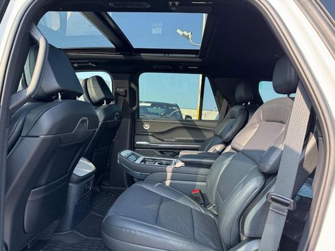 New 2025 Lincoln Navigator Reserve w/ Jet Appearance Package image 10