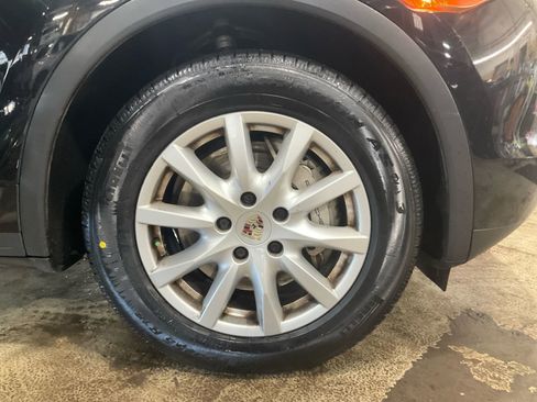 Used 2014 Porsche Cayenne S image 19