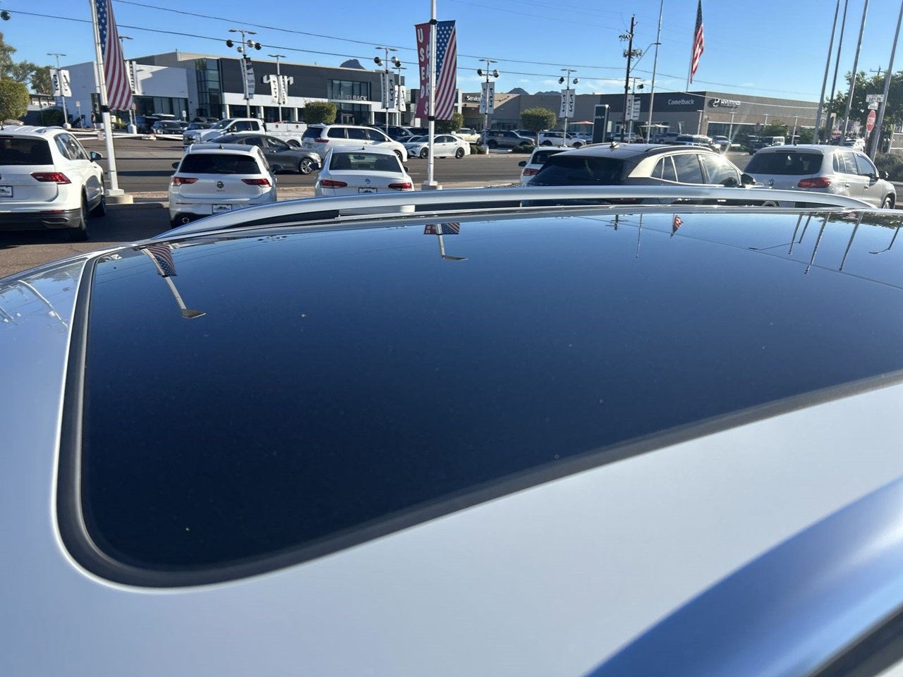 Used 2022 Volkswagen Tiguan SE w/ Panoramic Sunroof Package FWD image 19
