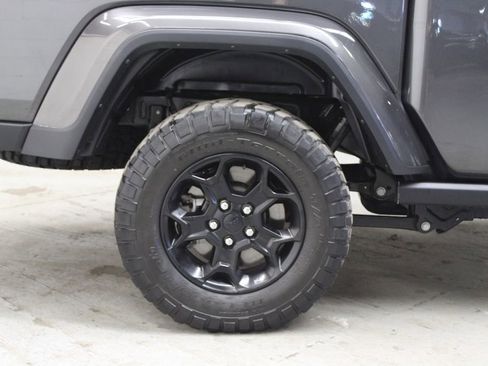 Used 2023 Jeep Gladiator Willys image 30