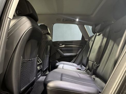 Used 2019 Audi Q5 2.0T Premium Plus w/ Premium Plus Package image 12