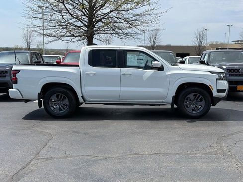 New 2026 Nissan Frontier SV image 2