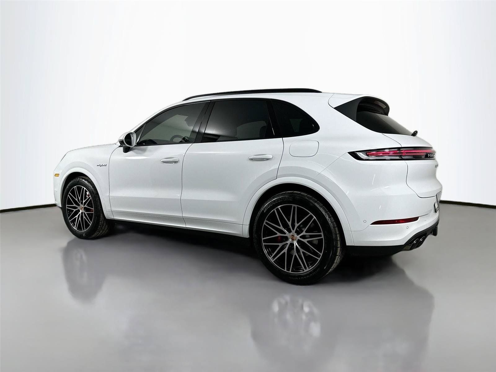 Used 2026 Porsche Cayenne S AWD/4WD image 3