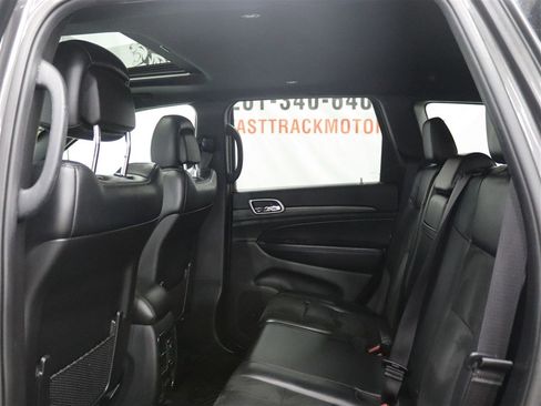 Used 2020 Jeep Grand Cherokee Altitude AWD/4WD image 18