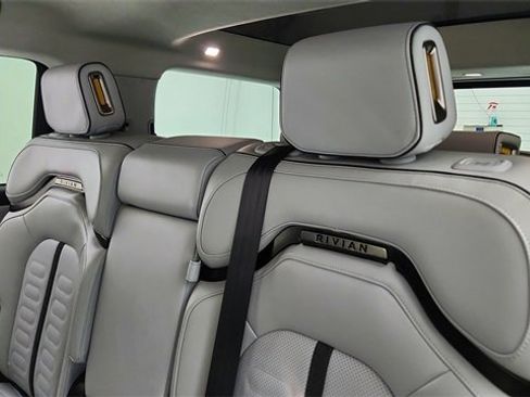 Used 2024 Rivian R1S Adventure image 35