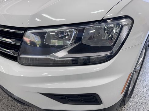 Used 2019 Volkswagen Tiguan SE w/ Panoramic Sunroof Package image 9