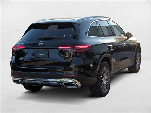 New 2026 Mercedes-Benz GLC 300 image 2