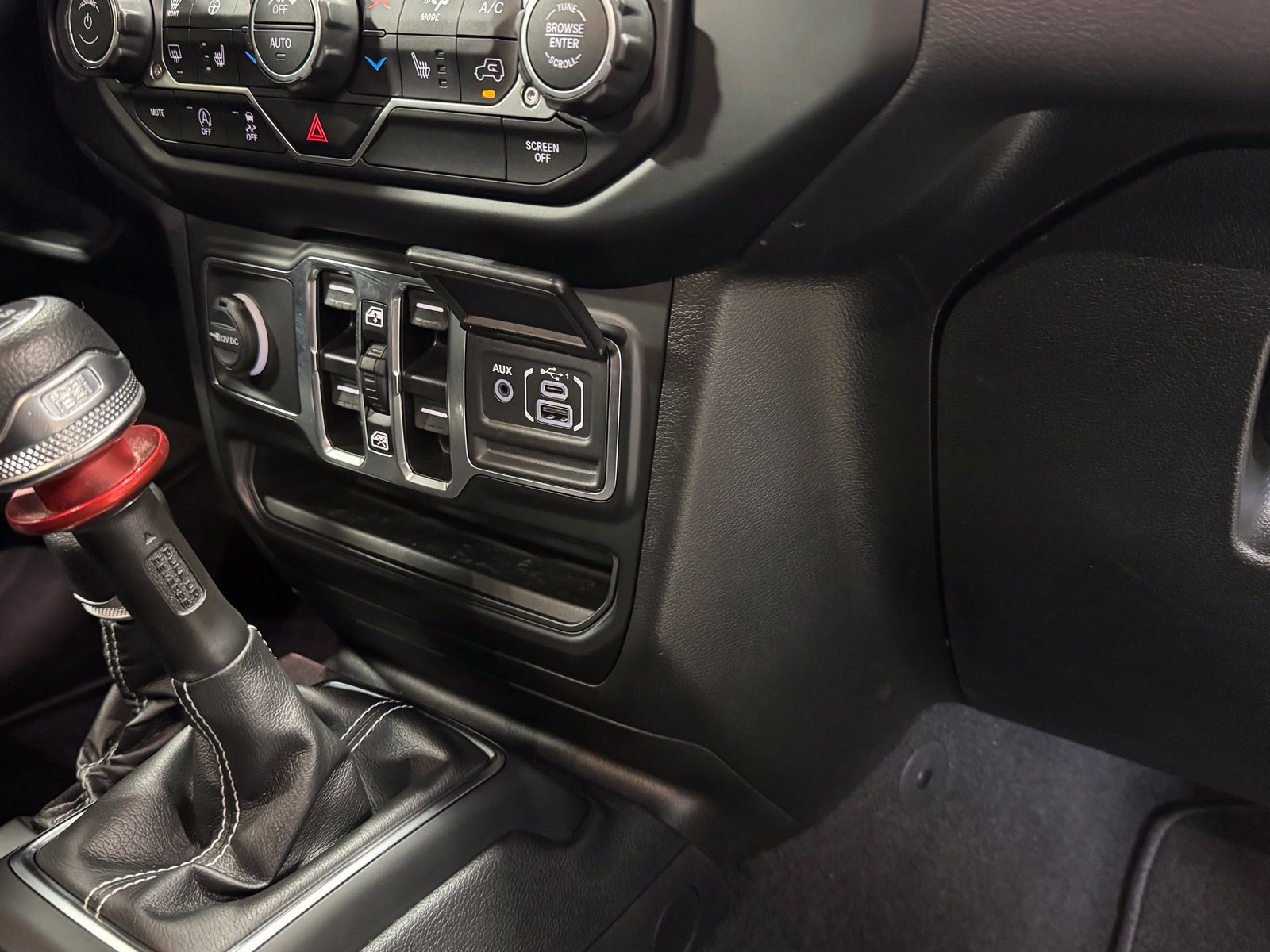Used 2021 Jeep Wrangler Unlimited Sahara w/ Uconnect 4C Nav & Sound Group AWD/4WD image 55