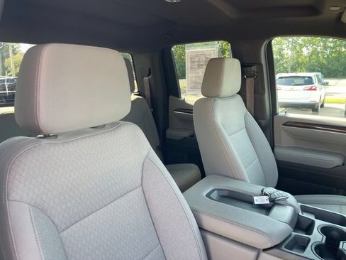 Used 2023 Chevrolet Silverado 1500 LT AWD/4WD image 31