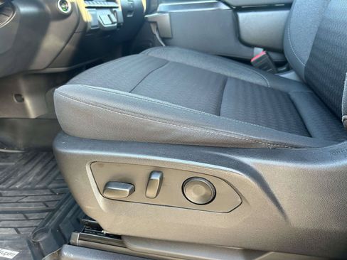 Used 2023 Chevrolet Silverado 1500 Custom AWD/4WD image 17