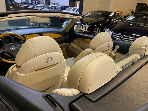 Used 2005 Lexus SC 430 Convertible RWD image 22