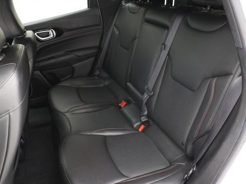 Used 2025 Jeep Compass Trailhawk AWD/4WD image 11