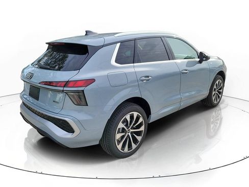 New 2026 Audi Q3 quattro 2.0T AWD/4WD image 4
