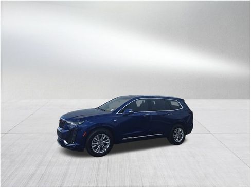 Certified 2023 Cadillac XT6 Luxury image 2
