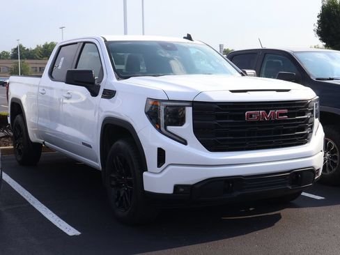 Used 2024 GMC Sierra 1500 Elevation w/ X31 Off-Road Package AWD/4WD image 3