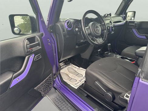 Used 2017 Jeep Wrangler Sport w/ Quick Order Package 24S AWD/4WD image 10