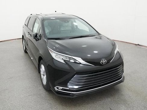 New 2026 Toyota Sienna Limited image 69