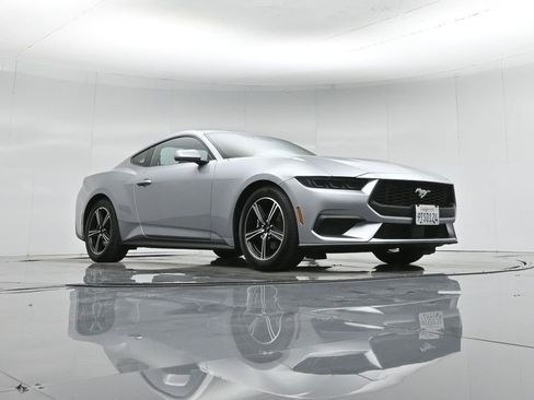 Used 2025 Ford Mustang Premium image 49