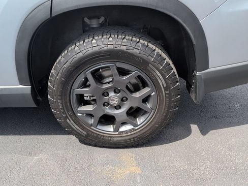 Used 2025 Honda Pilot TrailSport image 58