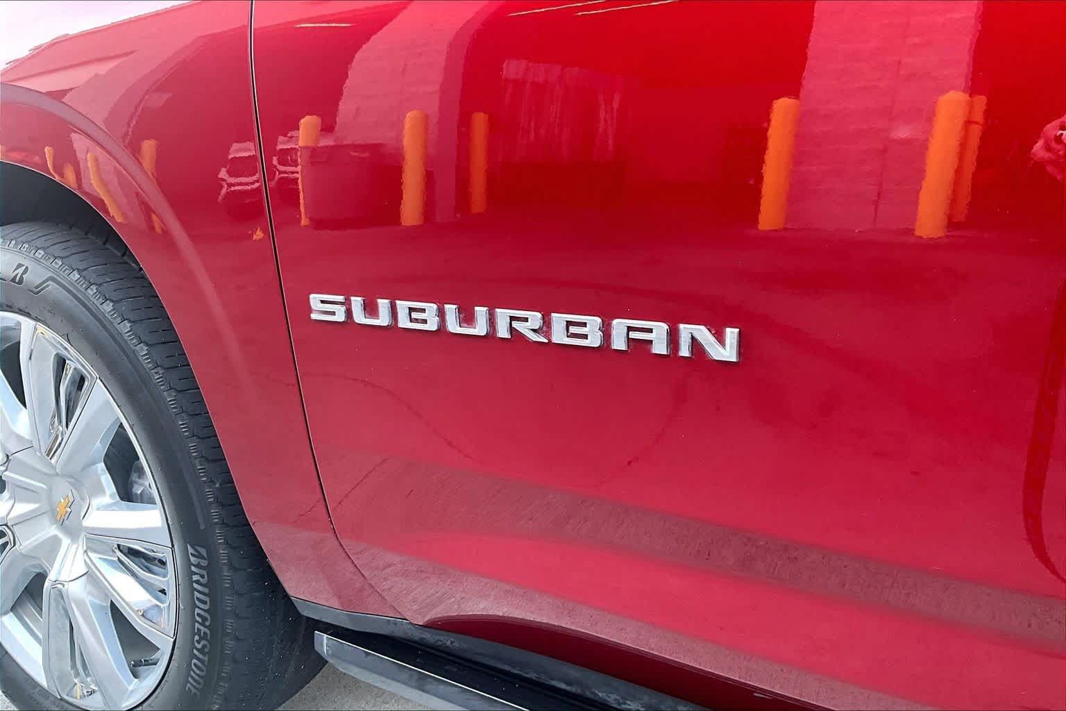 Used 2023 Chevrolet Suburban High Country AWD/4WD image 28