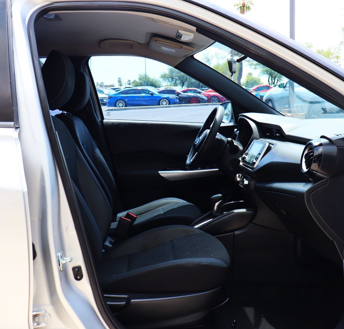Used 2018 Nissan Kicks SV FWD image 30