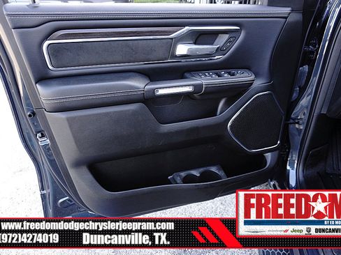 Used 2025 RAM 1500 Laramie AWD/4WD image 39