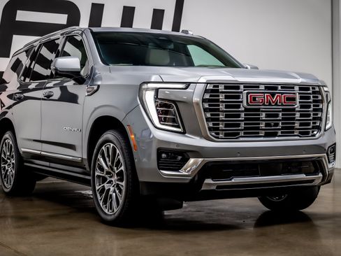 Used 2025 GMC Yukon Denali w/ Sun & Power Step Package RWD image 27