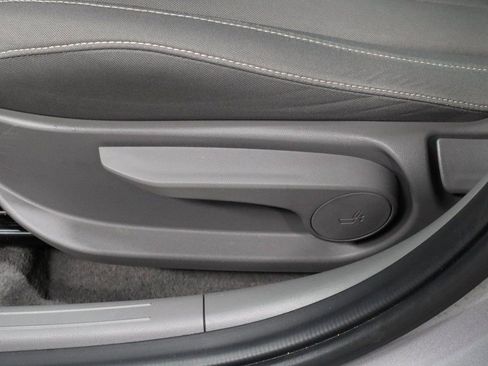 Certified 2025 Hyundai Elantra SEL image 29