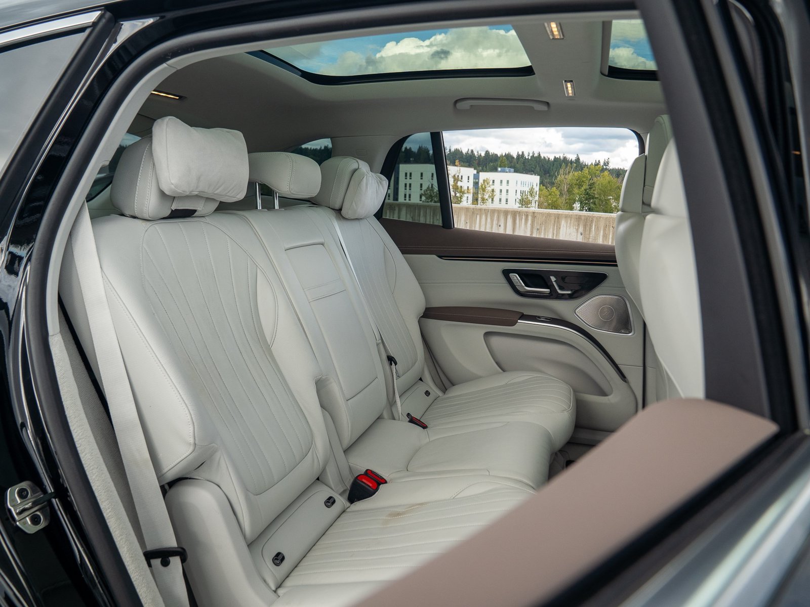 Used 2023 Mercedes-Benz EQS 580 4MATIC SUV image 28