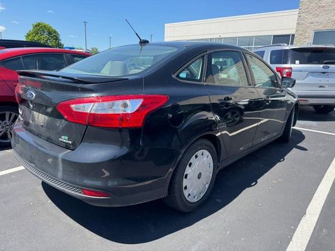 Used 2014 Ford Focus SE image 2