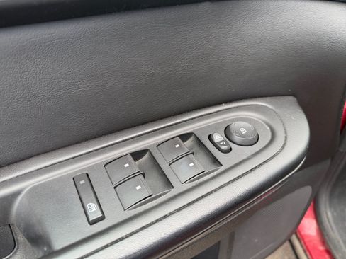 Used 2014 GMC Acadia SLE FWD image 24