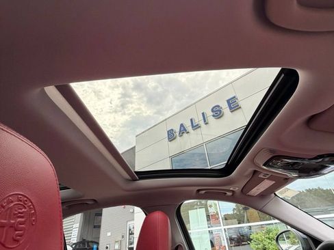 Used 2019 Alfa Romeo Giulia Ti Sport w/ Quick Order Package 22S Sport AWD/4WD image 7