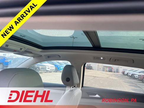 Used 2022 Volkswagen Taos SE image 9