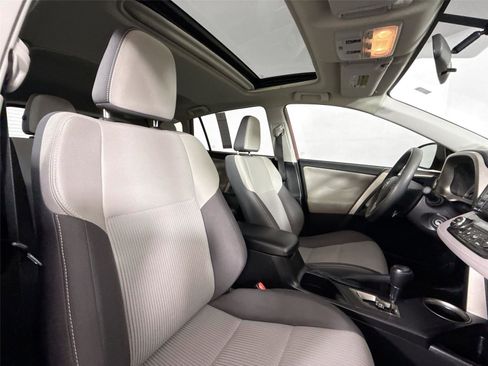 Used 2015 Toyota RAV4 XLE image 36