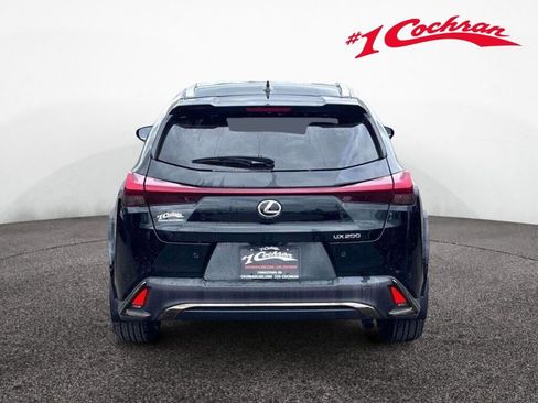 Used 2022 Lexus UX 200 F Sport w/ Accessory Package (Z2) FWD image 8
