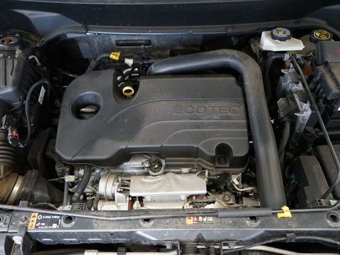 Used 2023 Chevrolet Equinox LT image 43