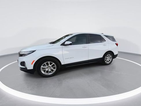 Used 2024 Chevrolet Equinox LT w/ LPO, Floor Liner Package FWD image 5