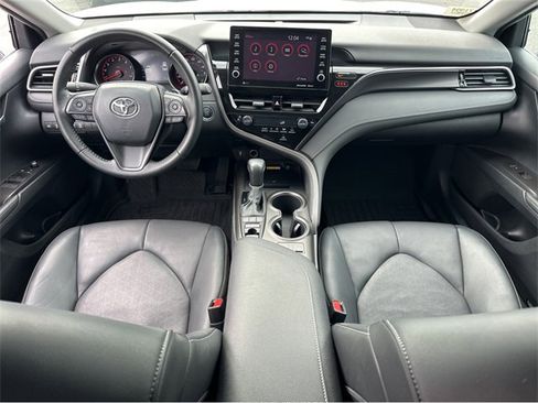 Used 2022 Toyota Camry XSE image 8