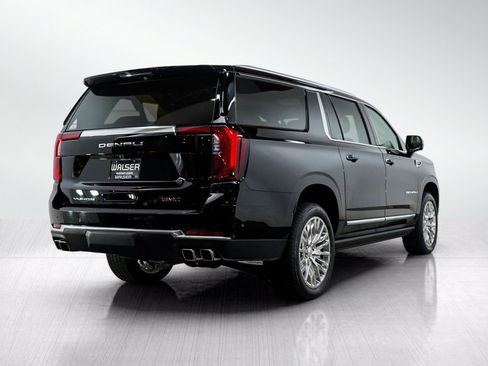Used 2025 GMC Yukon XL Denali w/ Sun & Power Step Package AWD/4WD image 6