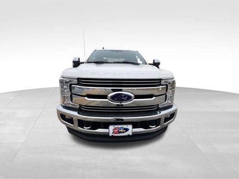 Used 2019 Ford F250 Lariat w/ Chrome Package image 3