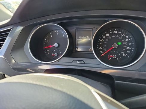 Used 2018 Volkswagen Tiguan SEL FWD image 18